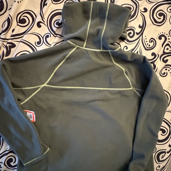 NWT-Bass Mens 
1/2 Zip Front pocket 
LongSleeve Hoodie 
Adjustable Toggle waist - Picture 5 of 9